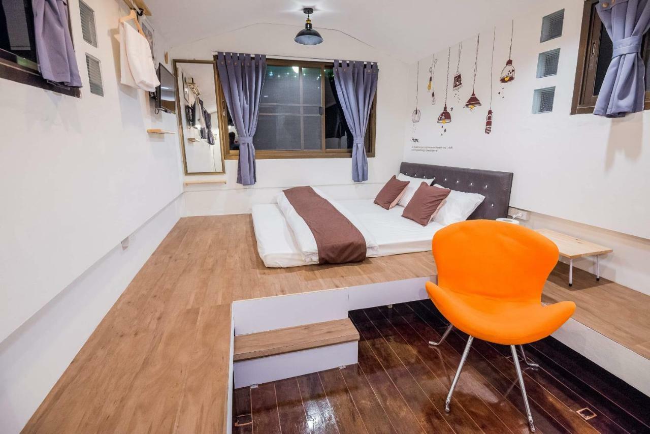 T Smy House Pansiyon Bangkok Dış mekan fotoğraf